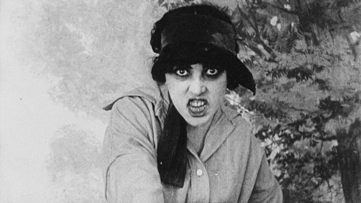 LES VAMPIRES CHAPTERS 1-4